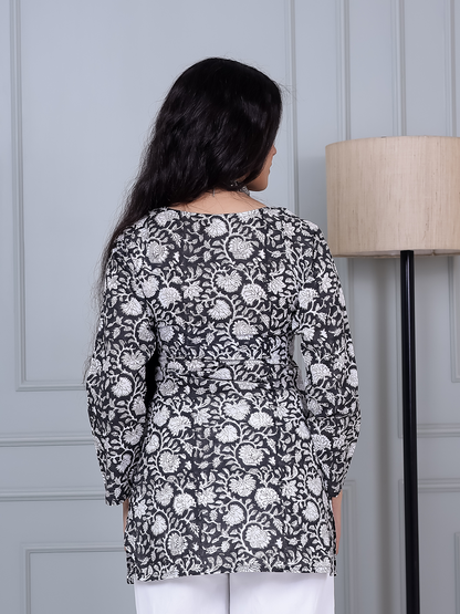 Noorani Black Floral Printed Short Kurti