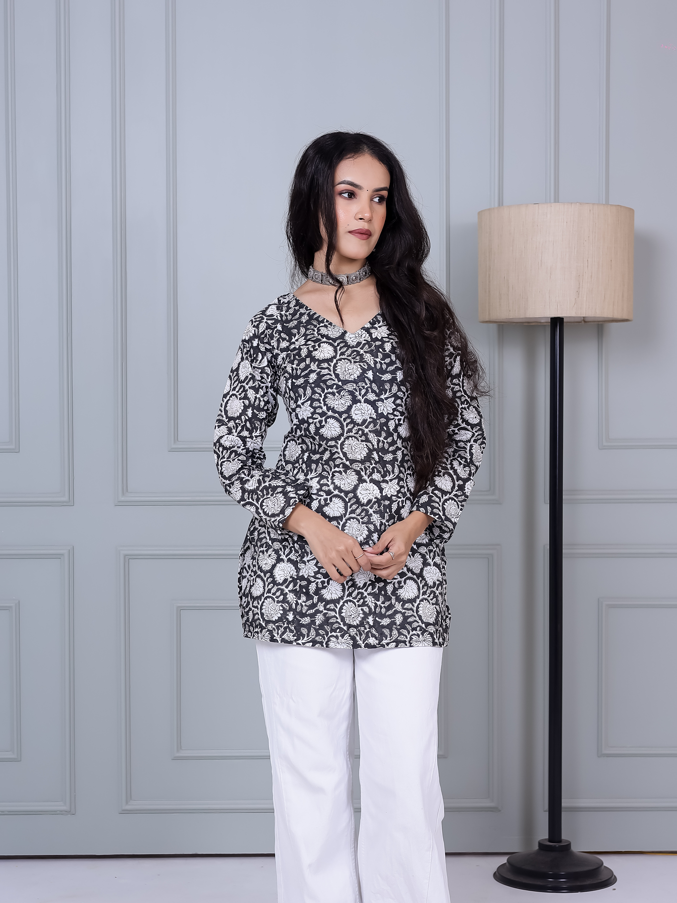 Noorani Black Floral Printed Short Kurti