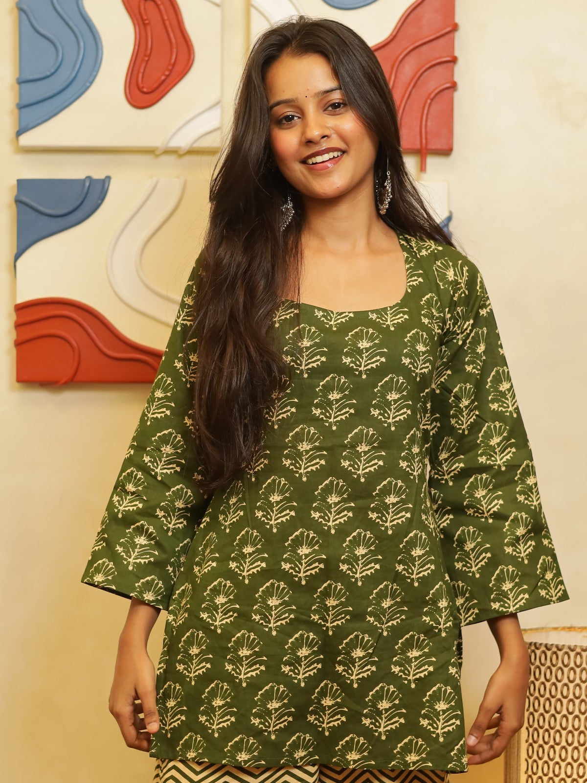 Ruhi Olive Green Printed Square Neck Kurti