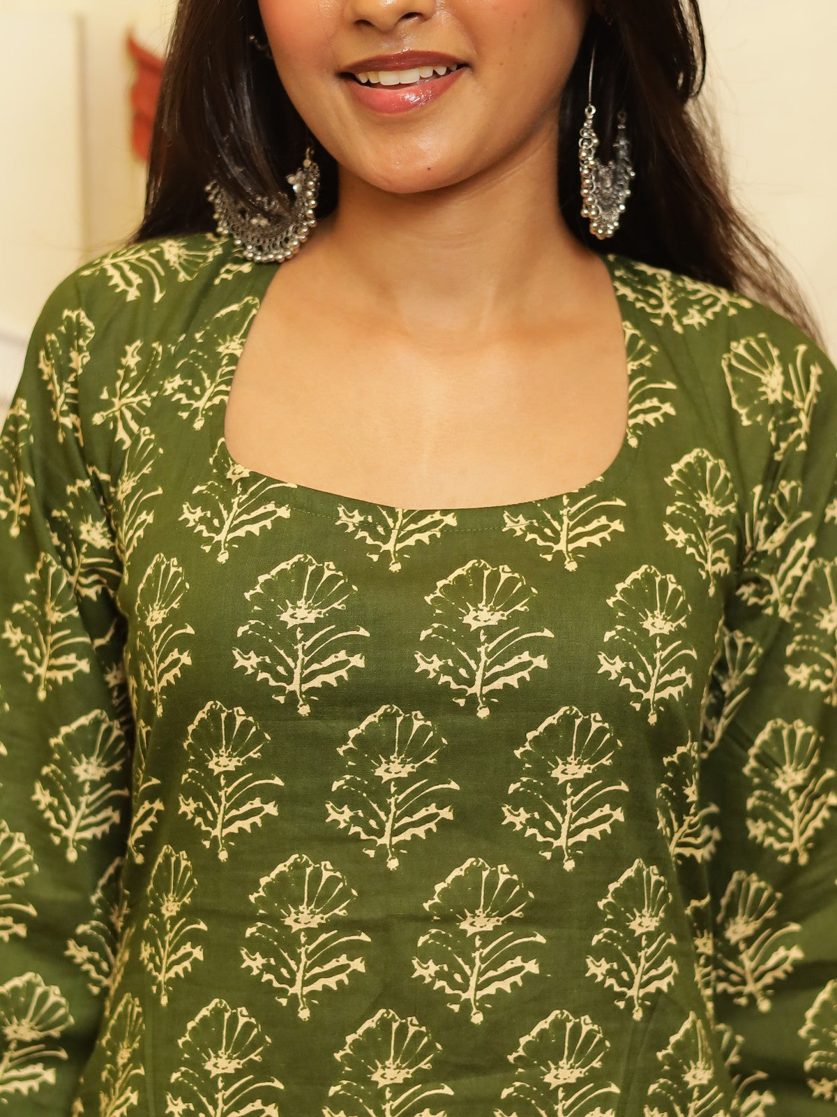 Ruhi Olive Green Printed Square Neck Kurti